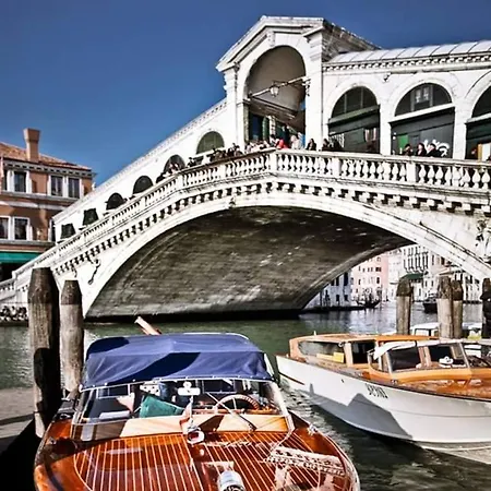 Konukevi Alloggio Rialto View *